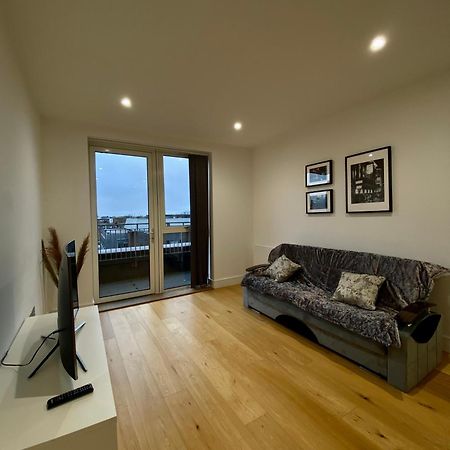Spacious 2 Bedroom Penthouse Retreat Лондон Экстерьер фото