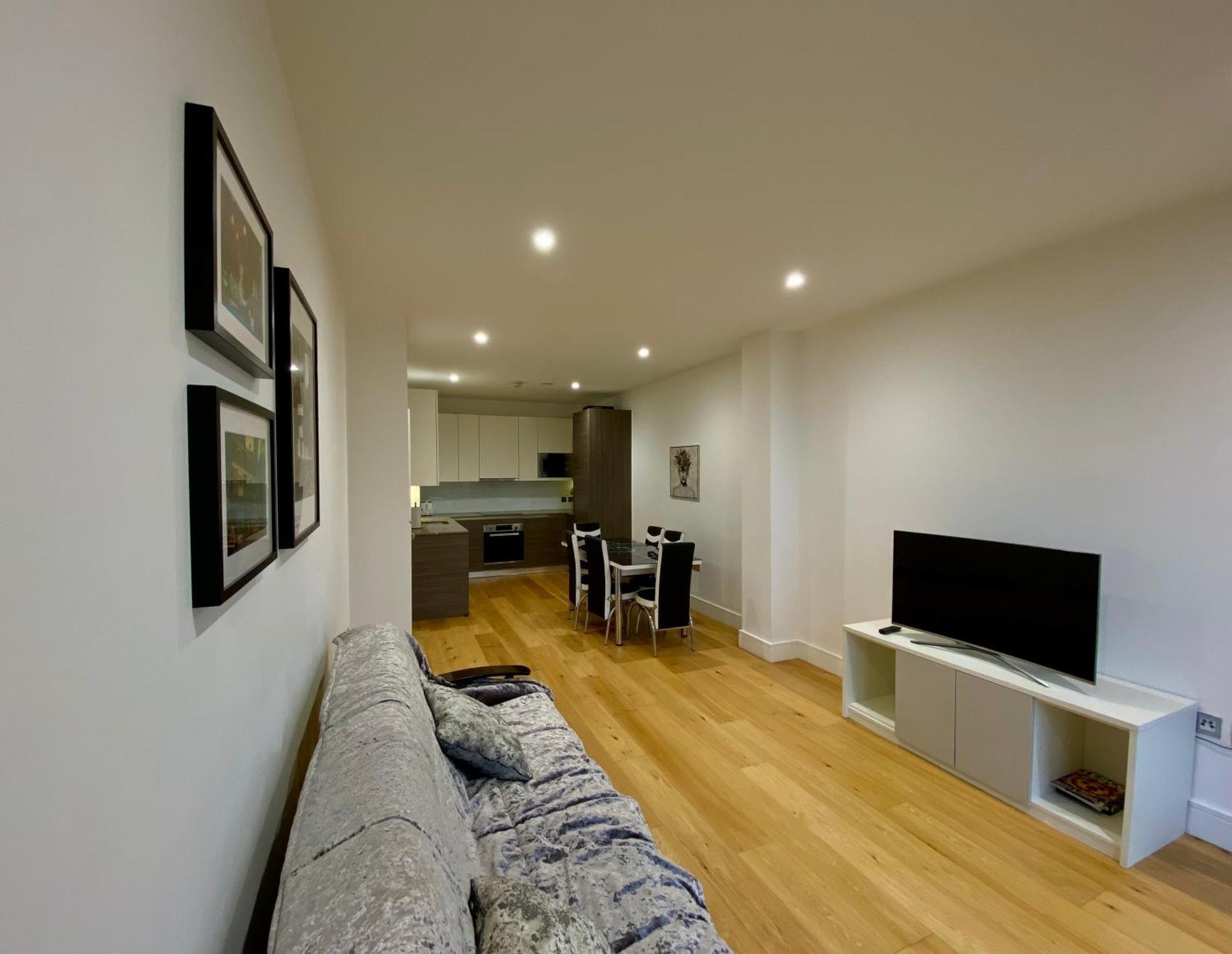 Spacious 2 Bedroom Penthouse Retreat Лондон Экстерьер фото